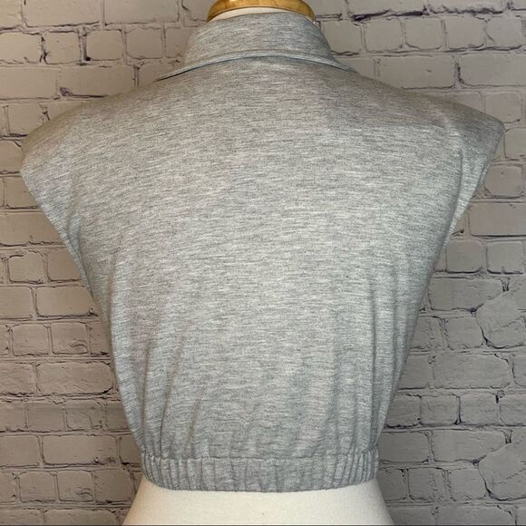 Le Lis Collared Crop Top - Picture 3 of 7